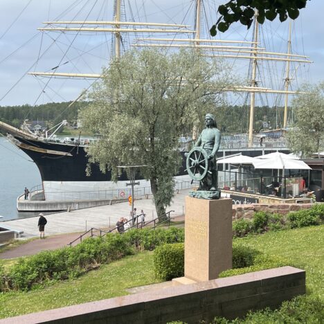 Käringsund, aurinkoinen ja kaunis satama